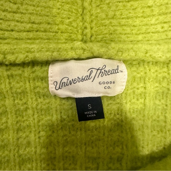 Universal Threads Sweater - Picture 4 of 4